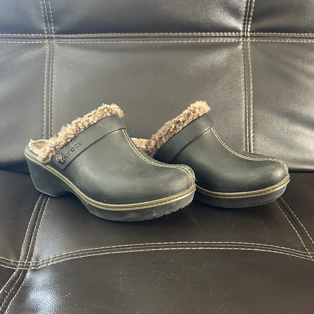 CROCS Women's Black Mules with Faux Fur Trim